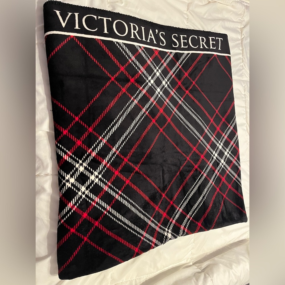Victoria's Secret Black and Red Throw